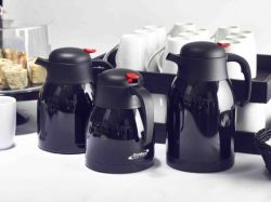 Black St/St Vacuum Push Button Jug 2L