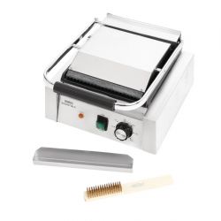 Nisbets Essentials Single Cast Iron Plate Contact Grill (Ribbed/Flat) - 1.8kW