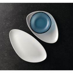 Isla White Chefs' Triangle Plates 12 x 8 