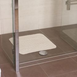 Mitre Essentials Shower Mat with Suckers